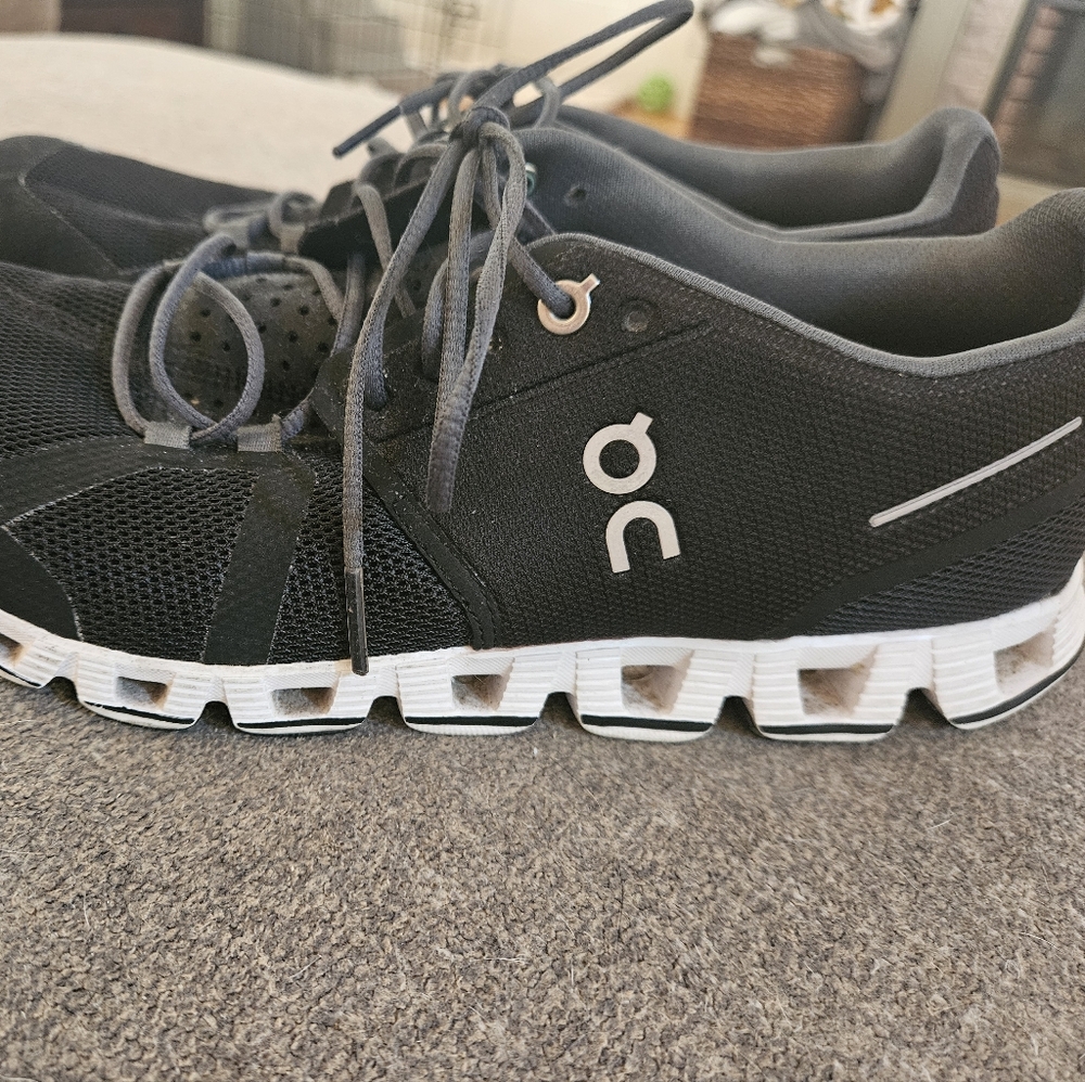 On Cloud Womens Black Running Shoes